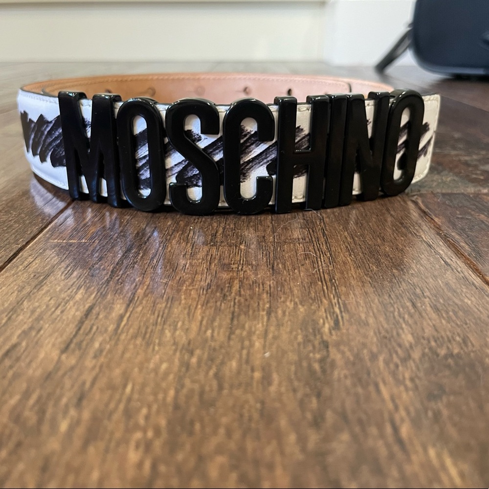 NEW with Defects. Womens’s Moschino Belt. Size 42. Retails For 340 EU.